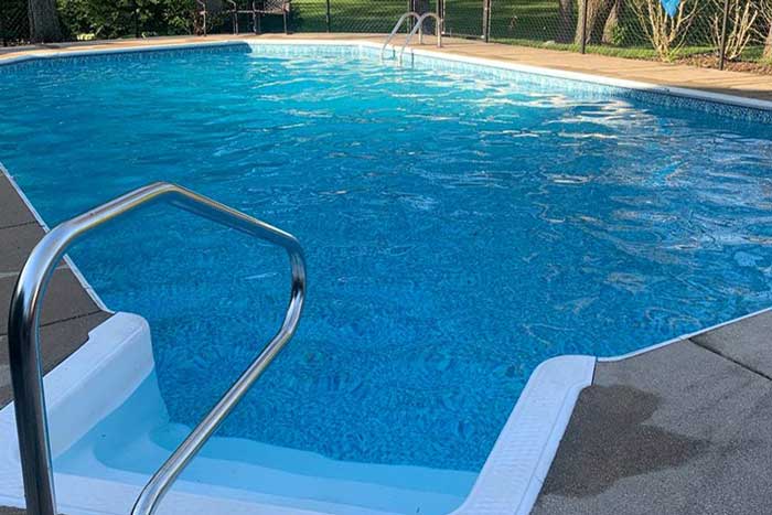 Professional Pool Cleaning Services Hartland WI